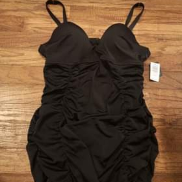 Torrid UNDERWIRE RUCHED RETRO MID-LENGTH SWIM DRESS SZ14/16 DD/DDD - Picture 6 of 9